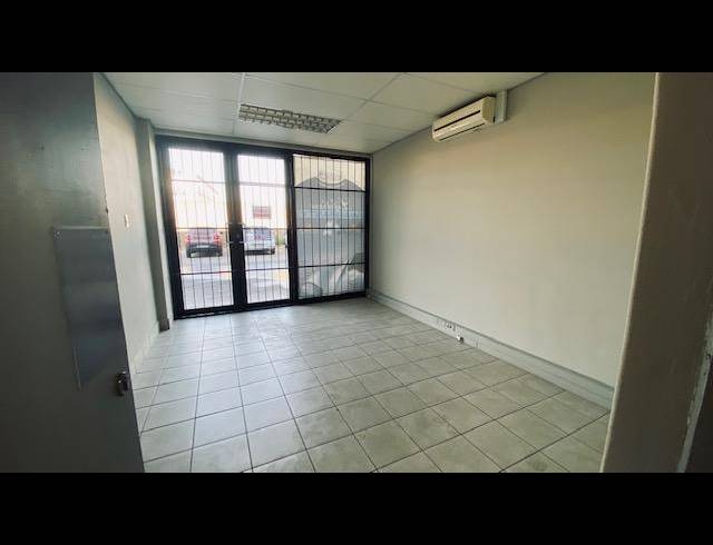 1,600M² WAREHOUSE TO LET IN RIVERHORSE VALLEY